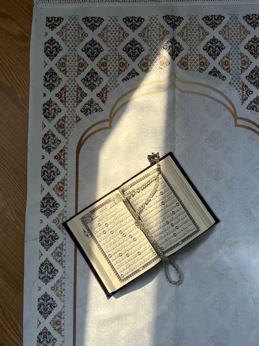 Neutral prayer mat