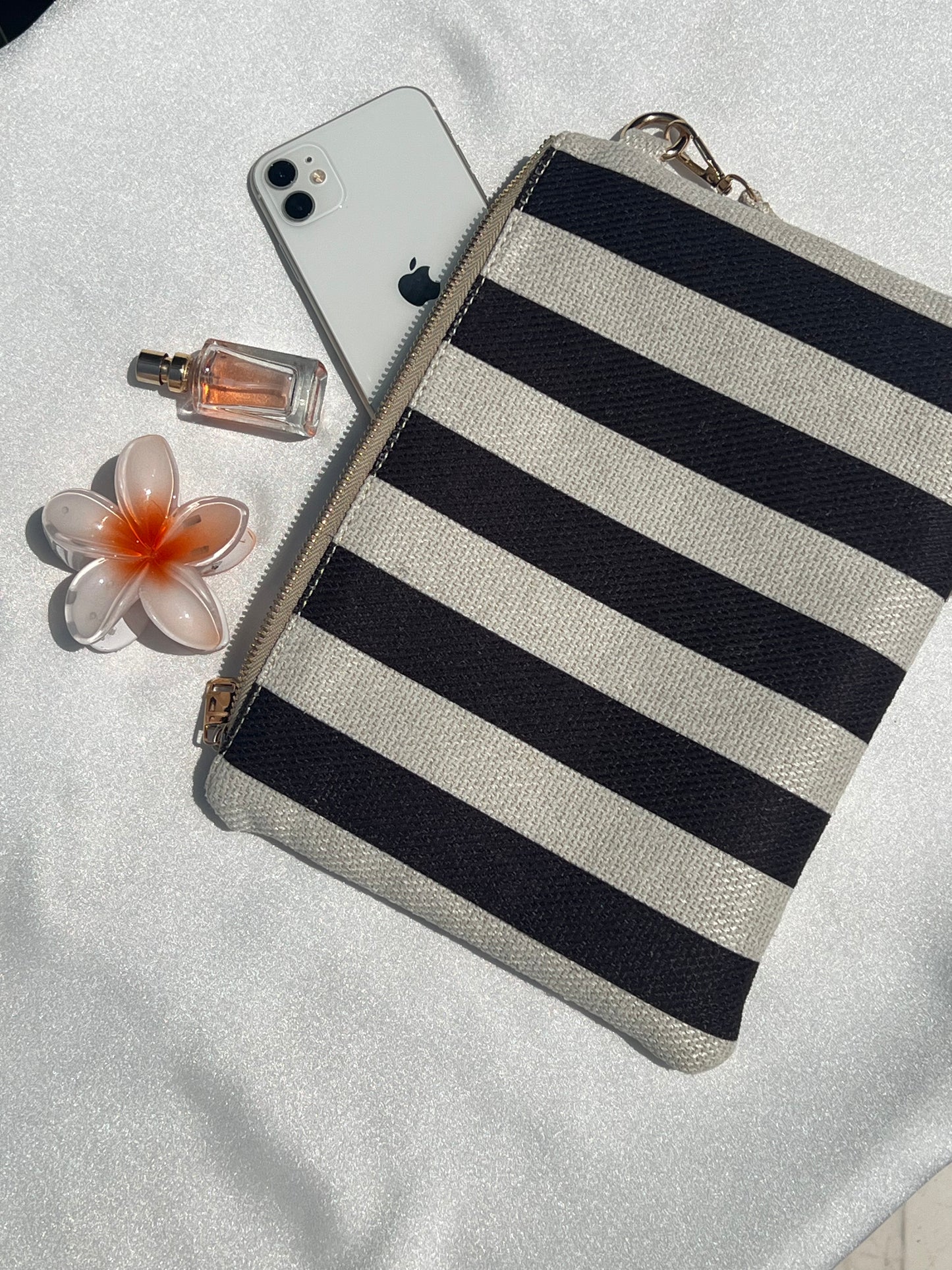 Black&white clutch