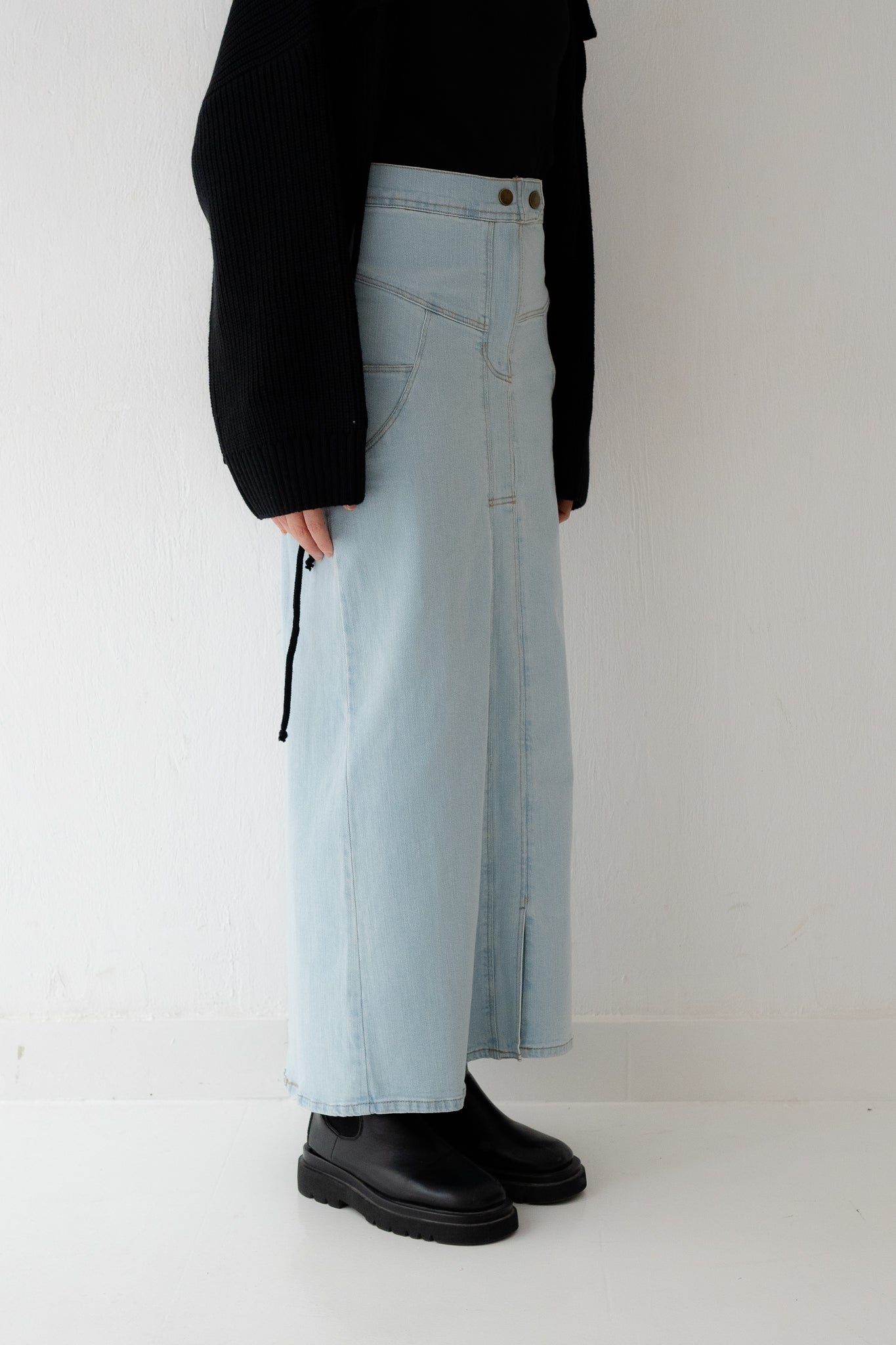 LONG DENIM SKIRT IN LIGHT BLUE